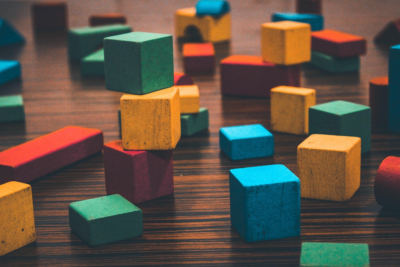 Первые годы жизни без перегрузок: как выстроить безопасный уход за малышом